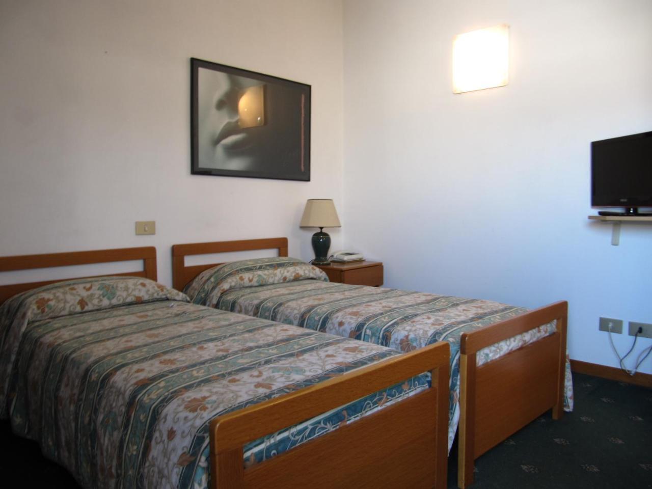 Hotel Rizzi Monticello Conte Otto Bagian luar foto
