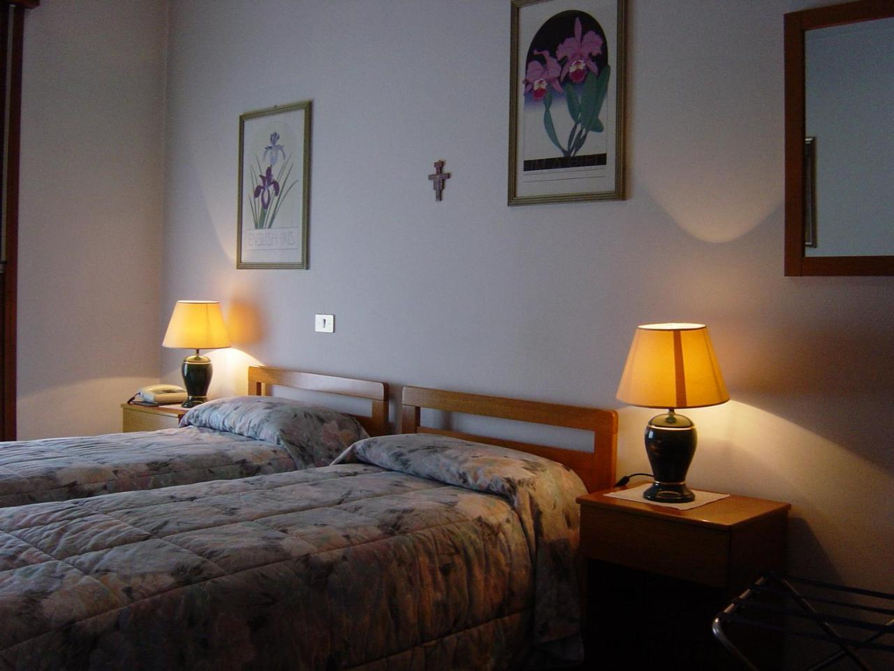 Hotel Rizzi Monticello Conte Otto Bagian luar foto
