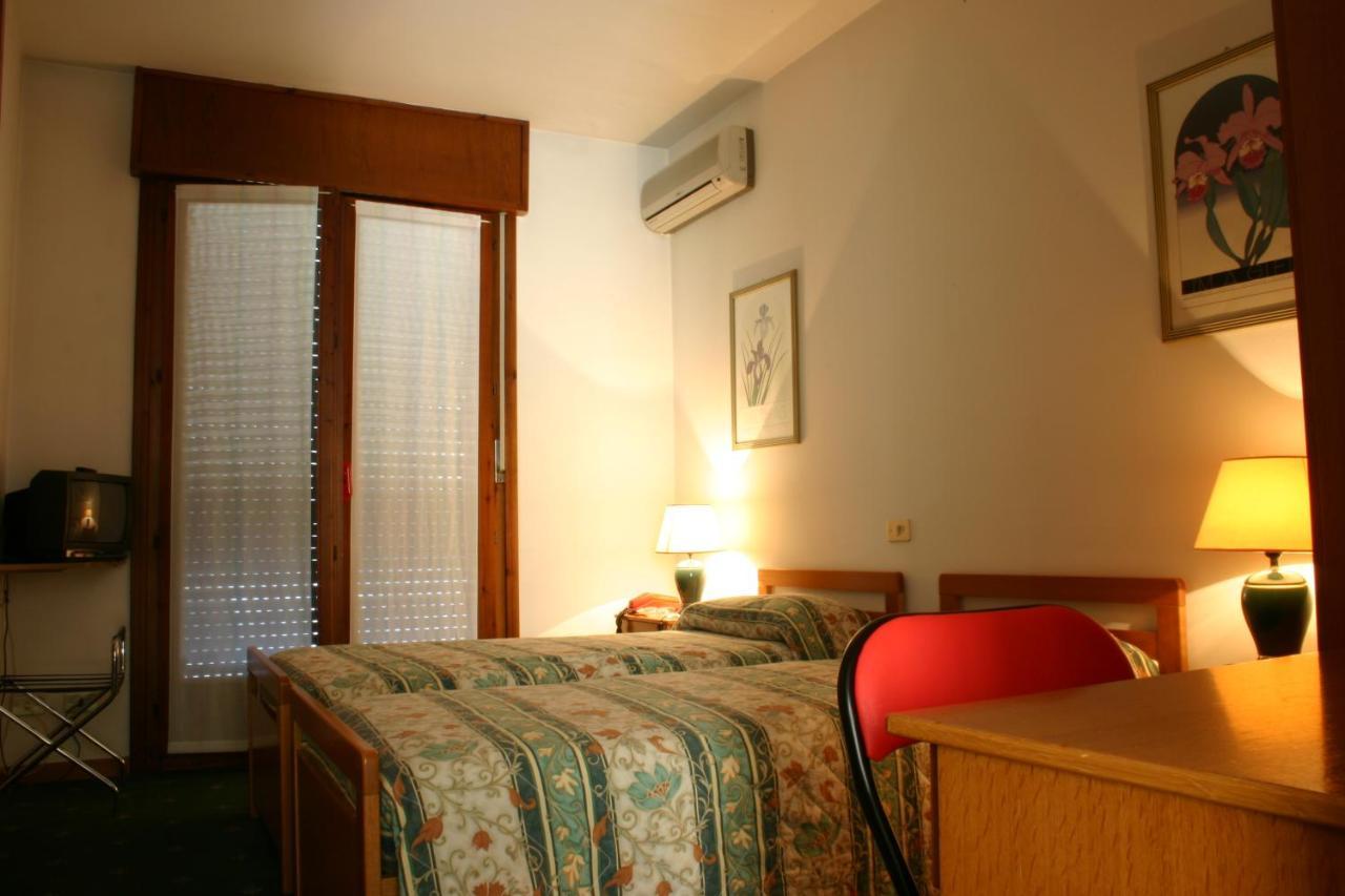 Hotel Rizzi Monticello Conte Otto Bagian luar foto